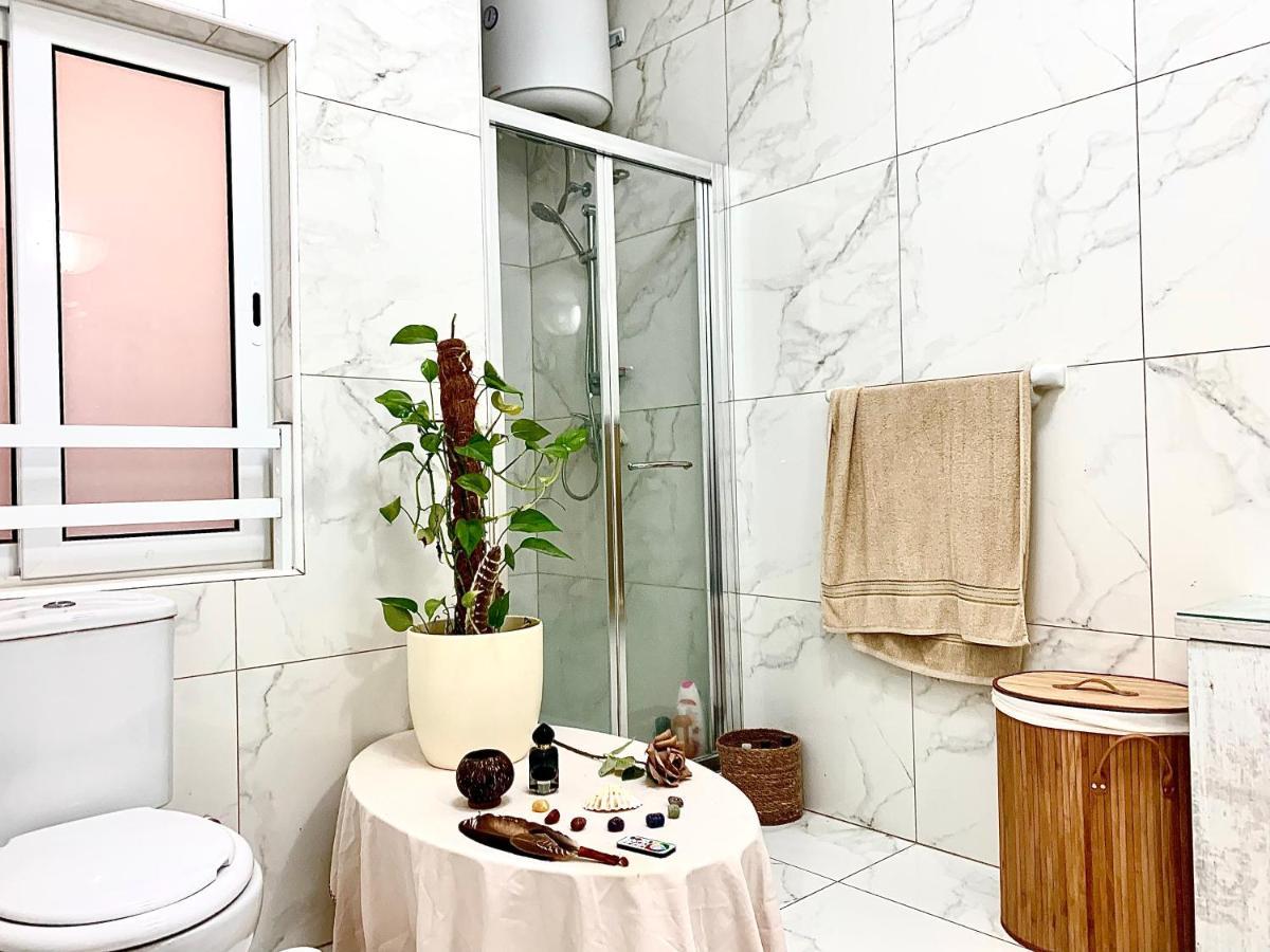 Private Bedroom With Balcony In A Shared Apartment At The Bay Of Xlendi Esterno foto